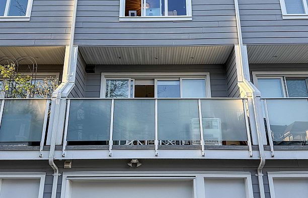 922 W 15th Avenue Fairview VW