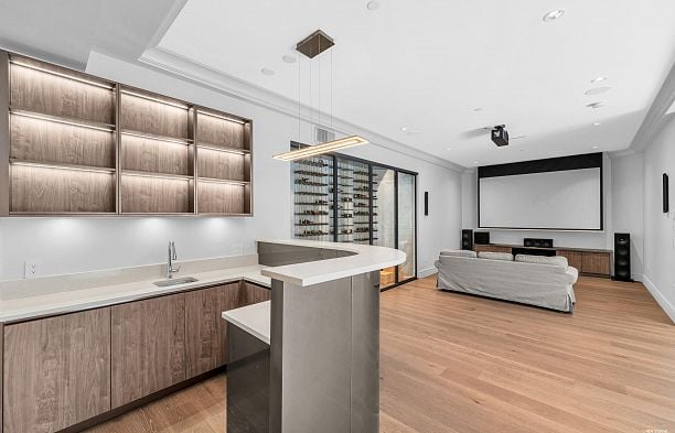 2328 Mcbain Avenue Quilchena