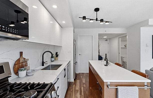 312 328 E 11th Avenue Mount Pleasant VE