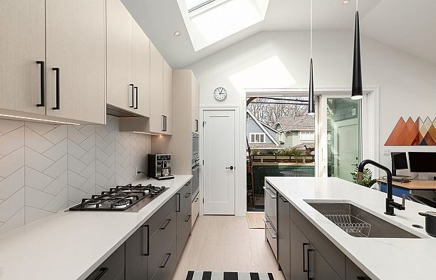 3861 Willow Street Cambie