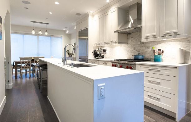 922 W 15th Avenue Fairview VW