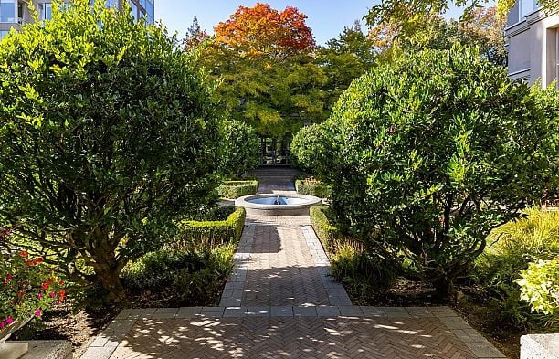 1302 2668 Ash Street Fairview VW