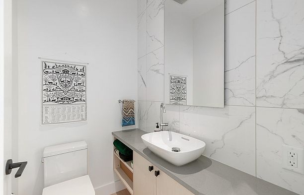 3861 Willow Street Cambie
