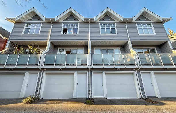 922 W 15th Avenue Fairview VW