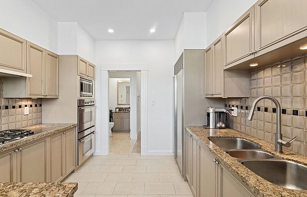 103 323 Jervis Street Coal Harbour