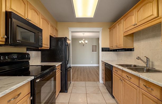 1302 2668 Ash Street Fairview VW