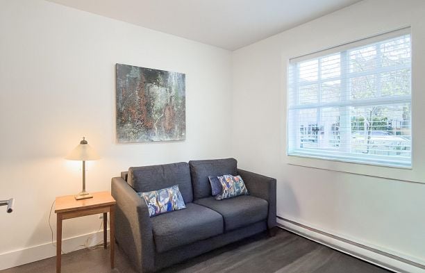 922 W 15th Avenue Fairview VW