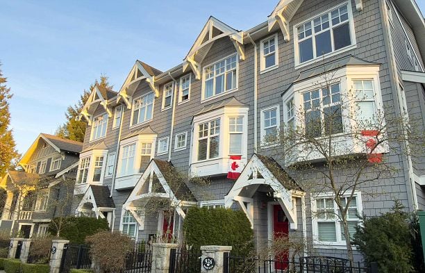 922 W 15th Avenue Fairview VW