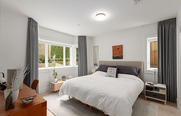3861 Willow Street Cambie