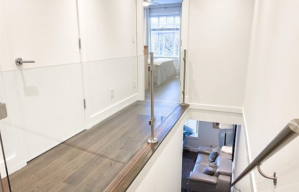 922 W 15th Avenue Fairview VW