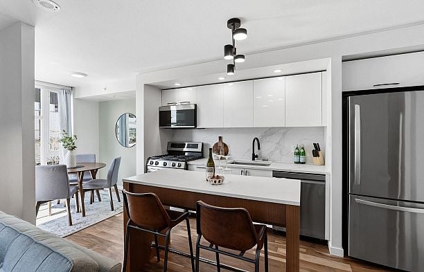 312 328 E 11th Avenue Mount Pleasant VE