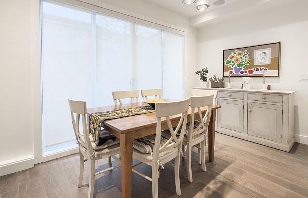 922 W 15th Avenue Fairview VW