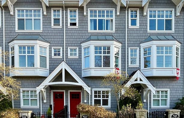 922 W 15th Avenue Fairview VW