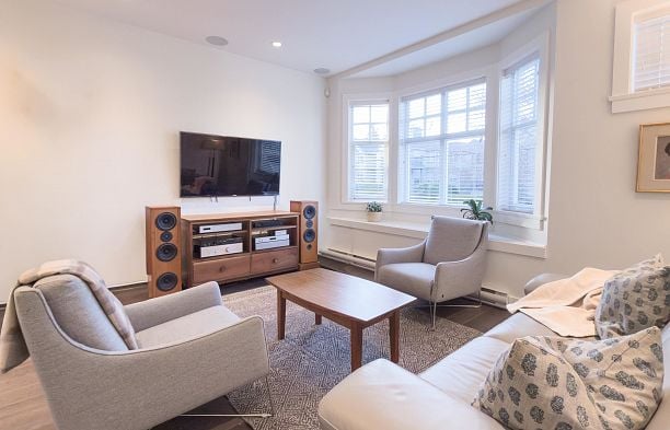 922 W 15th Avenue Fairview VW