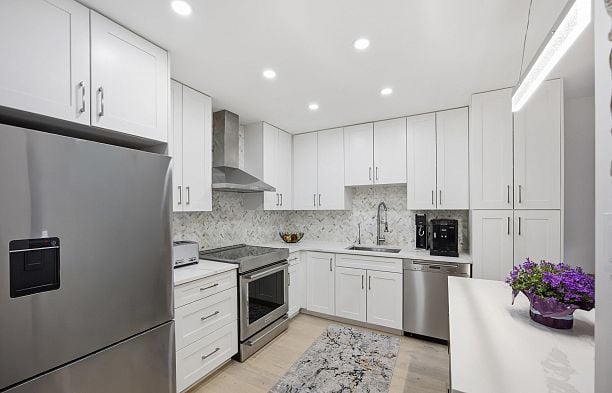 1326 W 7th Avenue Fairview VW