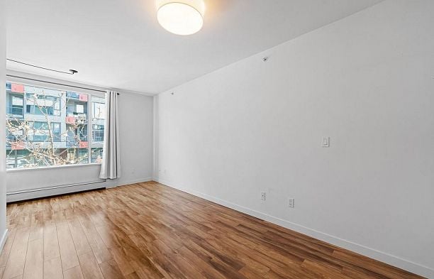 317 289 E 6th Avenue Mount Pleasant VE