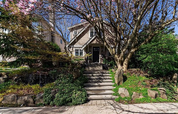 5655 Ontario Street Cambie