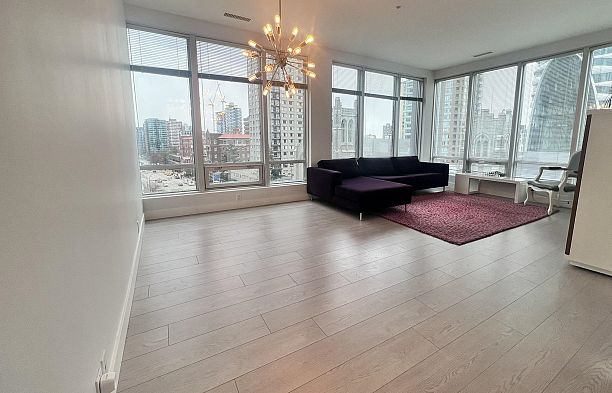 607 989 Nelson Street Downtown VW