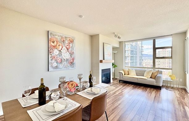 905 1316 W 11th Avenue Fairview VW