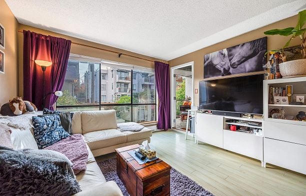 208 808 E 8 Avenue Mount Pleasant VE