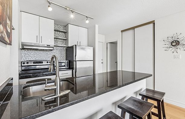 411 1330 Burrard Street Downtown VW