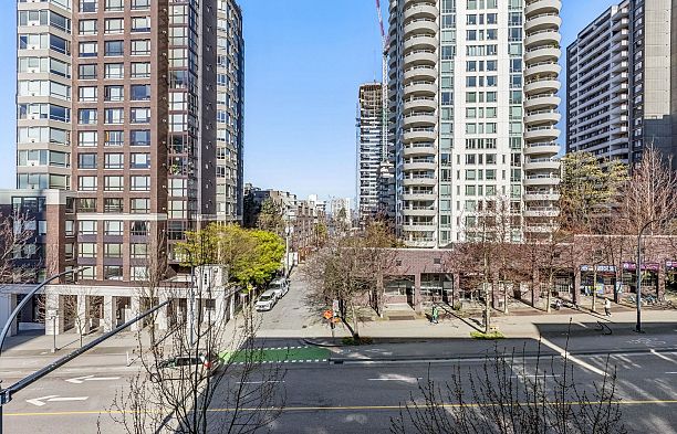 411 1330 Burrard Street Downtown VW