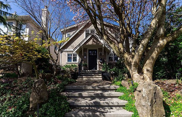 5655 Ontario Street Cambie
