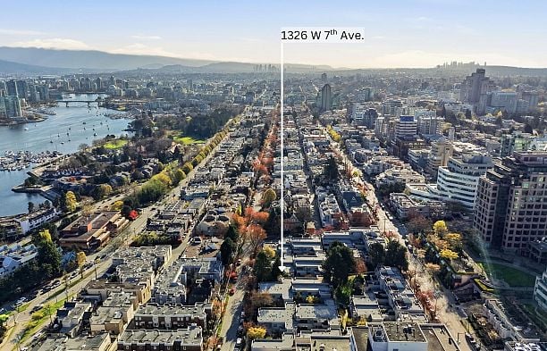 1326 W 7th Avenue Fairview VW