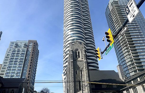 607 989 Nelson Street Downtown VW