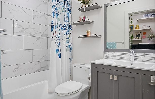 1326 W 7th Avenue Fairview VW