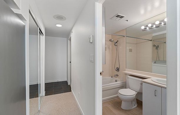 1007 588 Broughton Street Coal Harbour