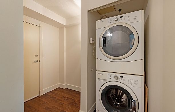 205 233 Abbott Street Downtown VW