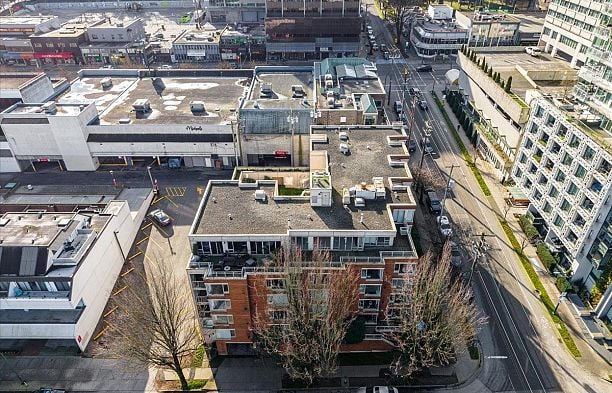 205 2438 Heather Street Fairview VW