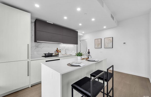 705 8415 Granville Street S.W. Marine