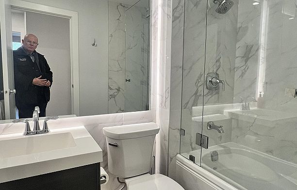 607 989 Nelson Street Downtown VW