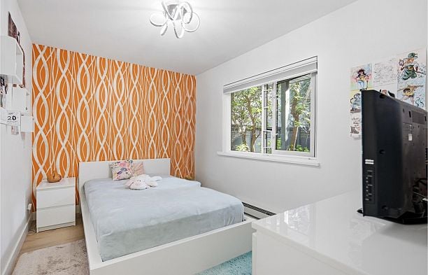 1326 W 7th Avenue Fairview VW