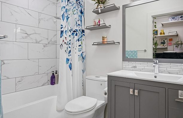 1326 W 7th Avenue Fairview VW