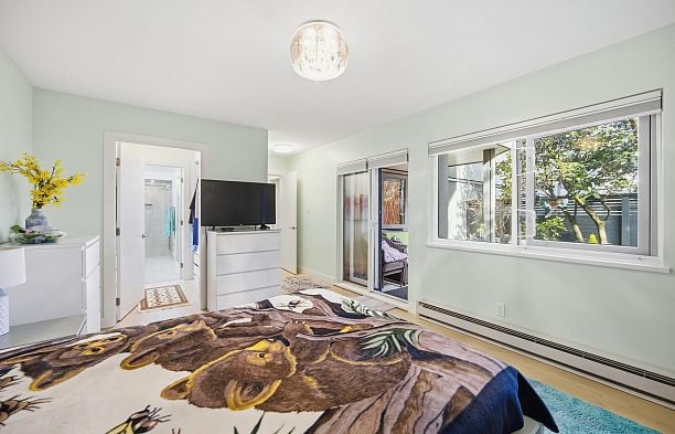 1326 W 7th Avenue Fairview VW