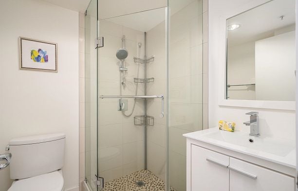 905 1316 W 11th Avenue Fairview VW