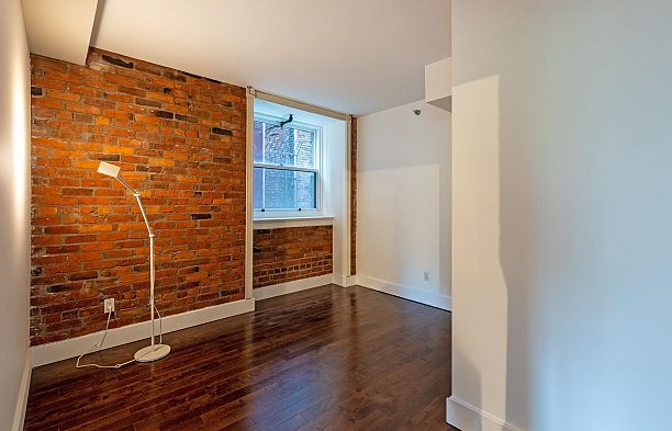 205 233 Abbott Street Downtown VW