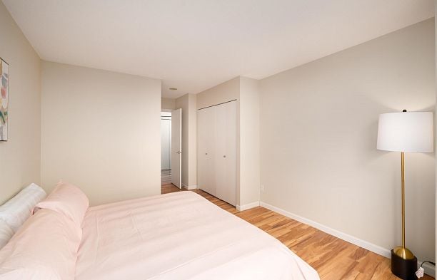 905 1316 W 11th Avenue Fairview VW