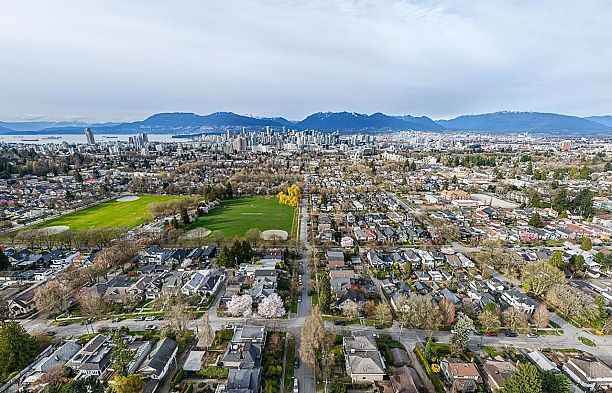 3832 Heather Street Cambie