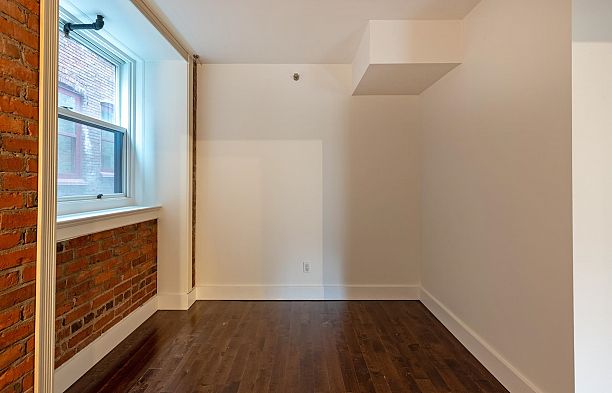 205 233 Abbott Street Downtown VW