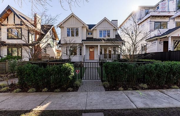 3530 W 43rd Avenue Southlands