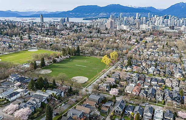 3832 Heather Street Cambie