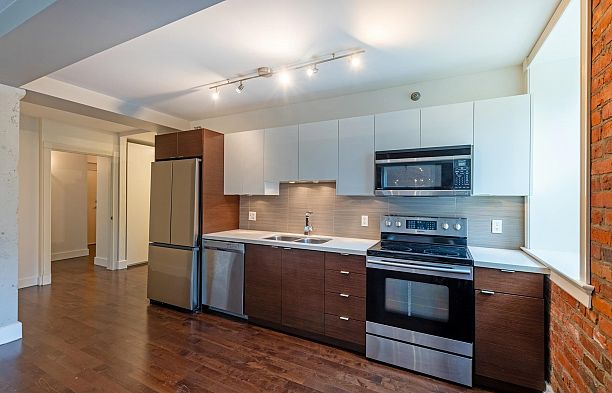 205 233 Abbott Street Downtown VW