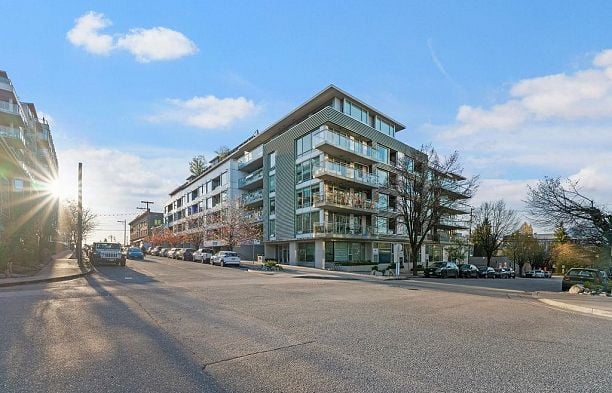 317 289 E 6th Avenue Mount Pleasant VE