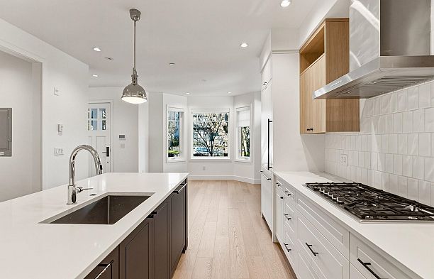 3530 W 43rd Avenue Southlands