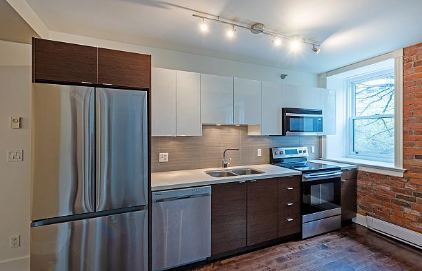 205 233 Abbott Street Downtown VW