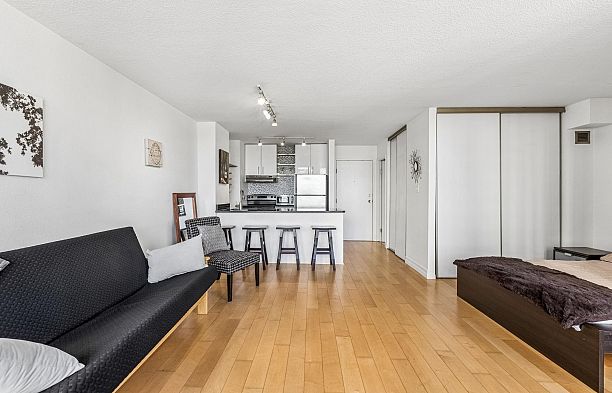 411 1330 Burrard Street Downtown VW